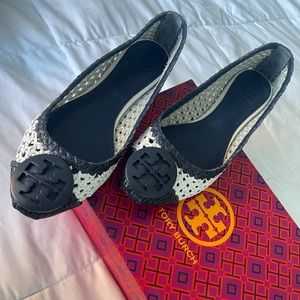 Tory Burch Ballet Flats Pasadena Woven White Navy Leather